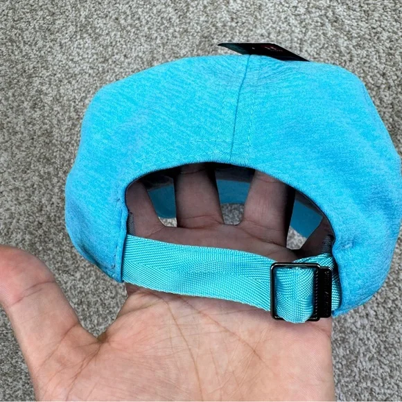 NWT Under Armour Women’s Blue Cap Hat One Size - Picture 3 of 9